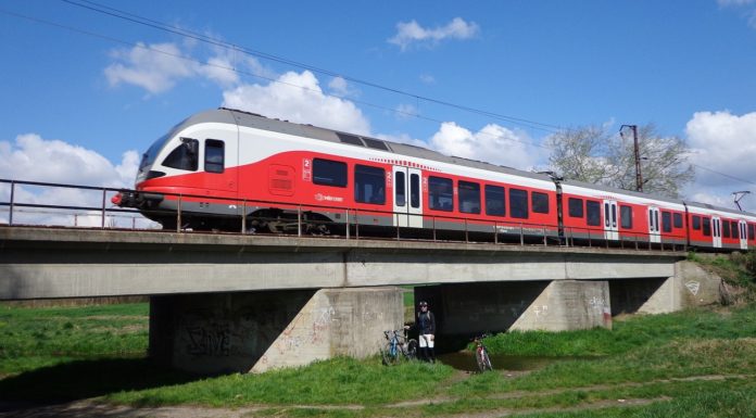 Gázolt a vonat a gödi vonalon