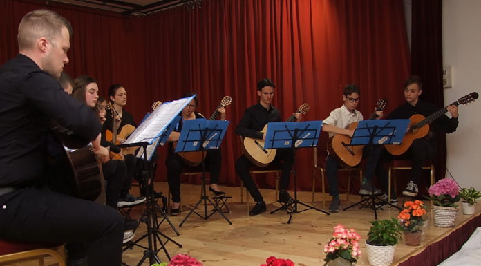 Egy vers anyák napjára – Az édesanyákat és a nagymamákat ünnepelték a JAMH-ban