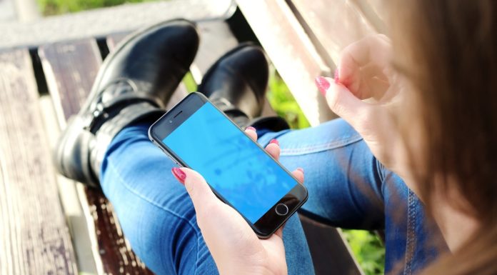 Legyen résen! Így lophatják el a pénzét egy sms-sel!