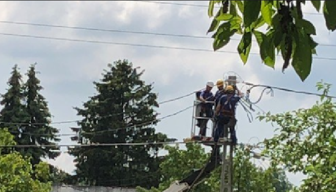 Felsőgödön cserélik a villanyoszlopokat – Ezekben az utcákban lesz áramszünet