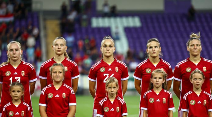 Gödi kislányok kísérték be a női válogatottat a pályára