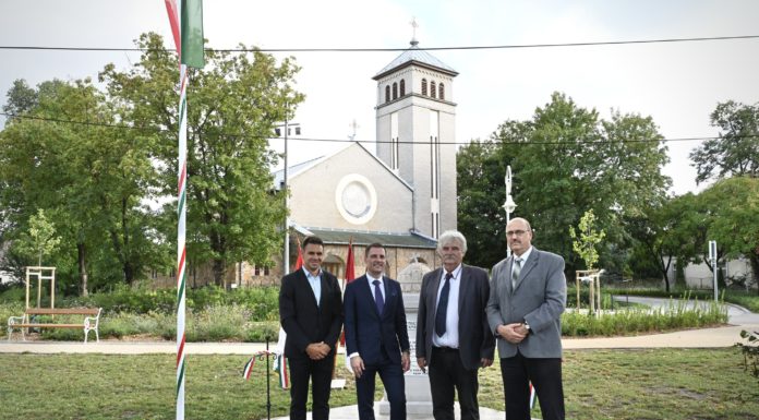 Megújult a gödi Bozóky Gyula tér