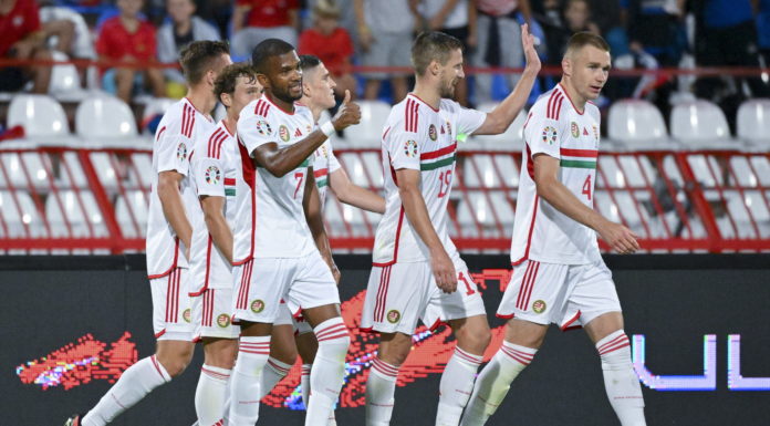 Csodás magyar fordítás az első félidőben!