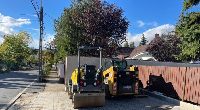 Így áll most a Béke út felújítása Gödön!