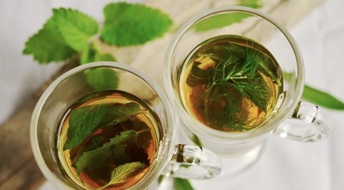 Gyógyteák, lekvárok, termelői méz és háztáji csirke a gödi piacon