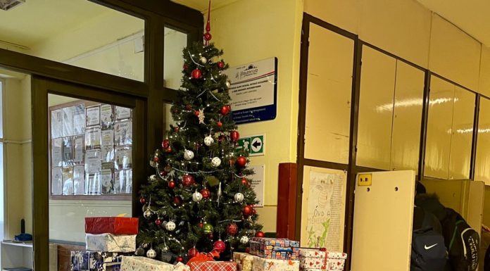 Rászorulóknak gyűjtöttek ajándékokat Gödön