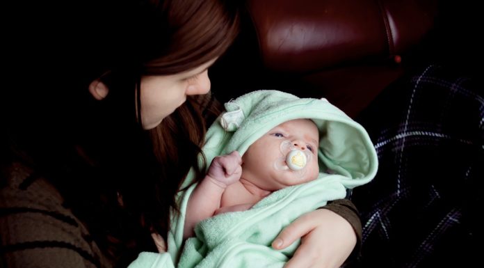 Csecsemővel utazna? Ezt ne hagyja otthon!