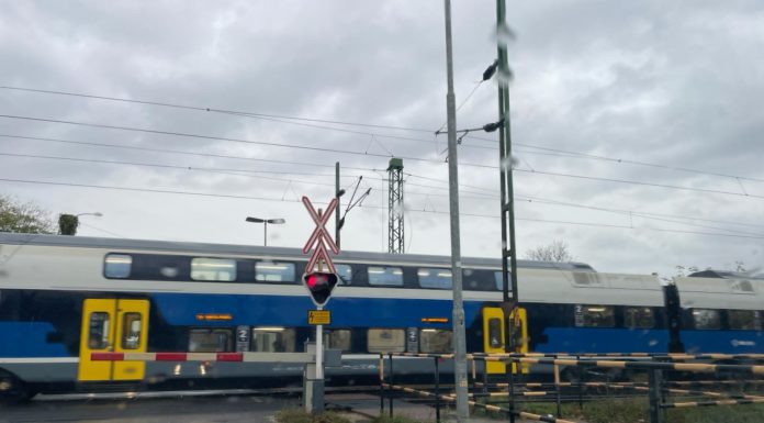 Több reggeli vonat menetrendje módosul a gödi vasútvonalon