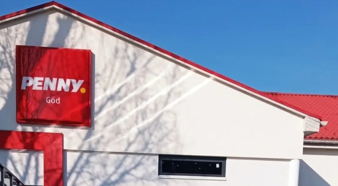 Mutatjuk a Penny új mozgáskorlátozott parkolóhelyeit