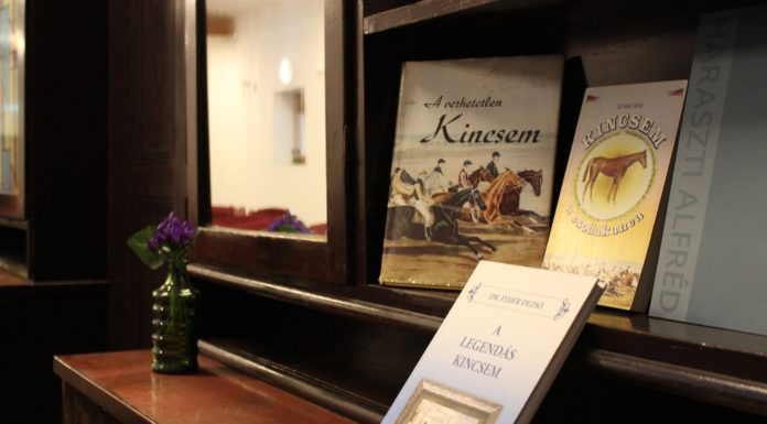 Hesp Róbert trénernek is emléket állít a Kincsem kiállítás