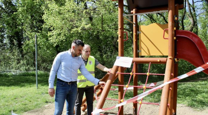 Öt játszótér újult meg Gödön