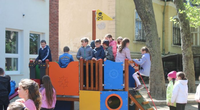 Új játszóteret kaptak a Németh Lászlós diákok