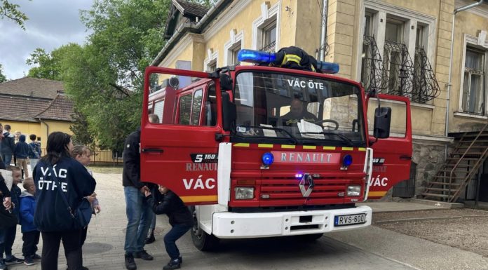 Családi nap a váci tűzoltókkal Gödön