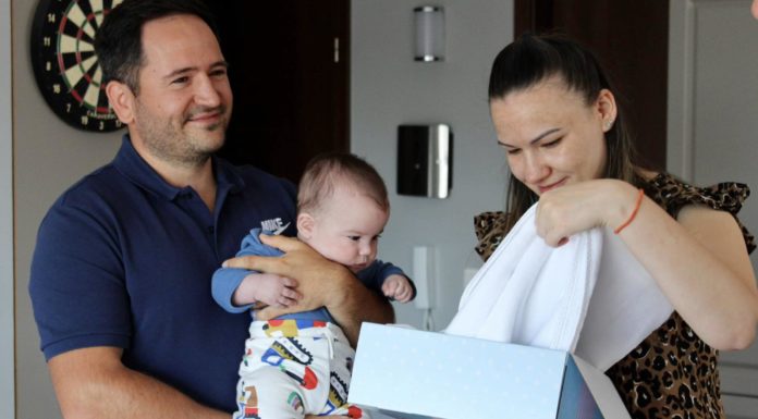 Újabb babacsomag talált gazdára Gödön