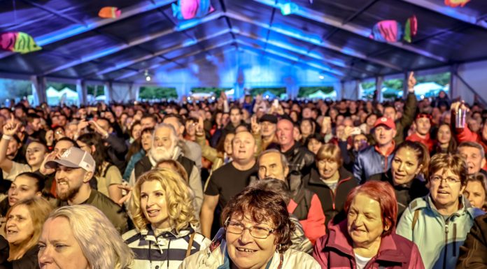 Hatalmas buli volt a Gödi Mindkifogtukon