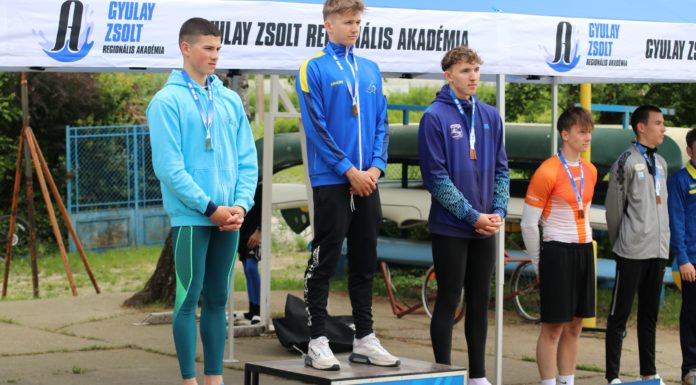 Képek a gödi aranyesőről