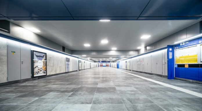 Megnyílt a Nyugati pályaudvaron a felújított keresztaluljáró