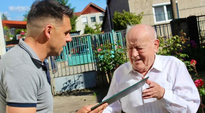 A 90 éves Gabi bácsit köszöntötték Gödön