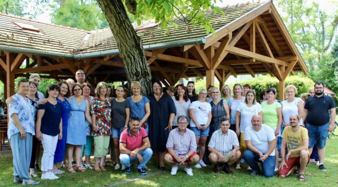 Bográcsozással zárták a tanévet a Németh Lászlós tanárok