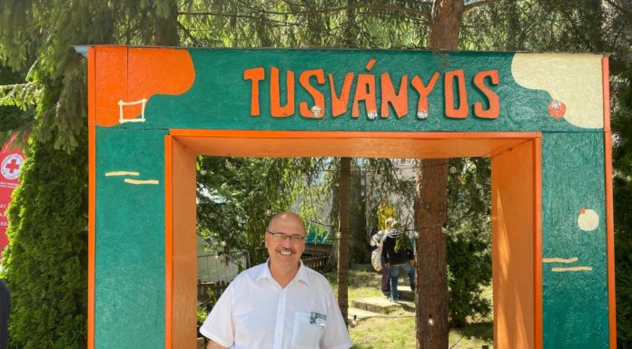 Tele van gödiekkel Tusványos