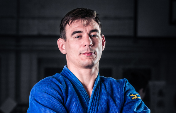 Hatalmas izgalmak a cselgáncsozóknál: Pongrácz Bence a fejére esett, csapata kikapott Olaszországtól