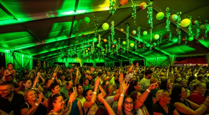 Hatalmas buli volt Göd születésnapján