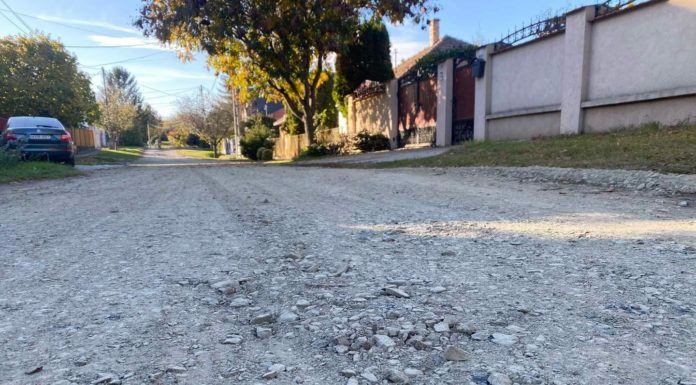 Folytatódik Gödön a földutak karbantartása