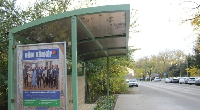 Új buszmegálló várja a gödieket a temetőnél