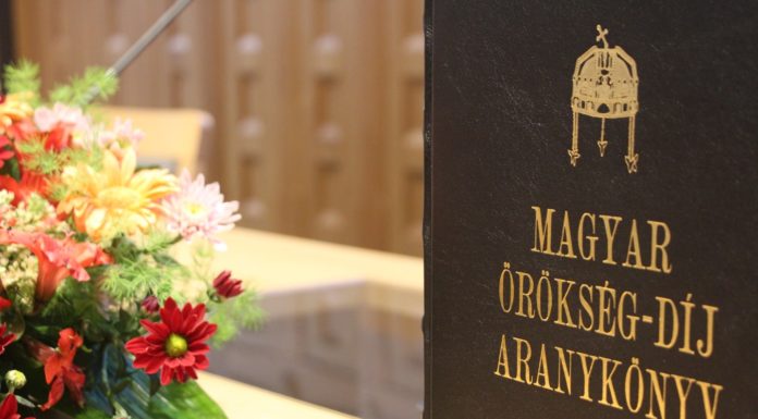 A gödi Búzaszem iskola tanára Magyar Örökség díjat vehetett át