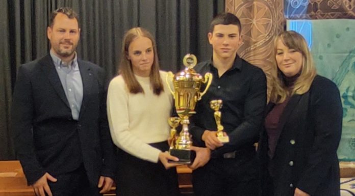 Évadzáró összejövetelt rendeztek a Gödi SE kajakszakosztályánál