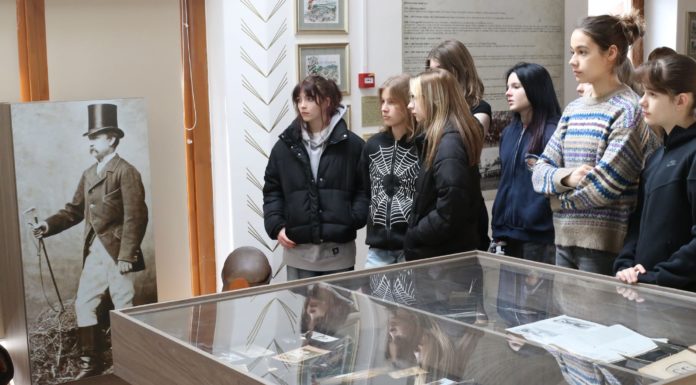 Rendkívüli tárlatvezetés a gödi csodakanca 151. születésnapja alkalmából