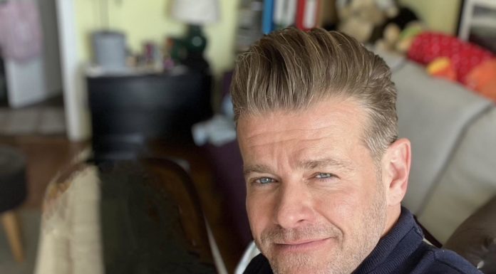 Kamarás Iván is fellép Gödön a költészet napján