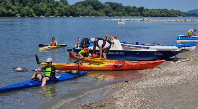 Nyílt napon vehettek részt a vízisportok iránt érdeklődők Gödön