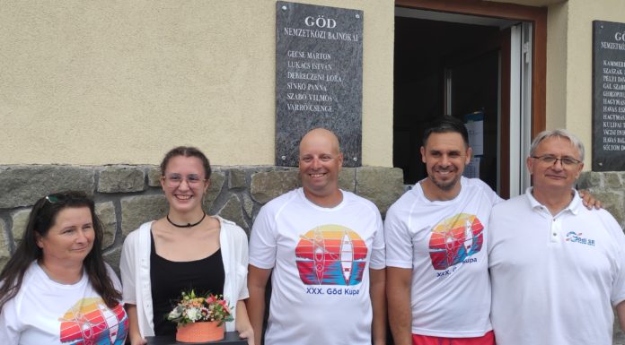 Varró Csenge neve is felkerült a márványtáblára