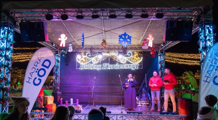 Tóth Gabi énekel a Kincsem Udvarházban vasárnap