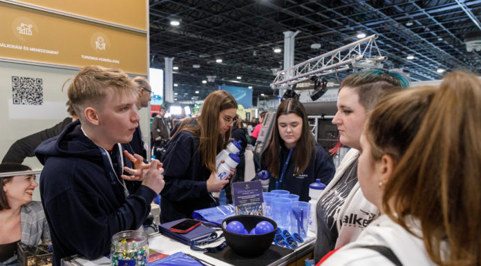 Dönteniük kell a végzős középiskolásoknak