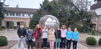 9 gödi kajakos a Válogatott Fizikai Felmérőn