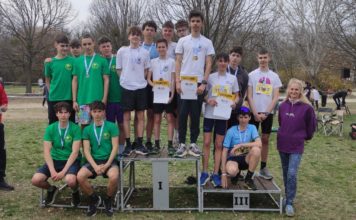 Diákolimpiai kajakos sikerek mezei futásban