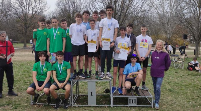 Diákolimpiai kajakos sikerek mezei futásban